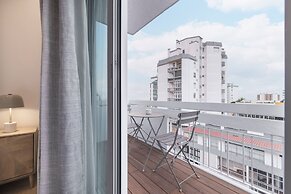 Bay View Penthouse by Olala Home