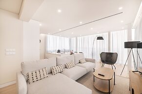 Bay View Penthouse by Olala Home