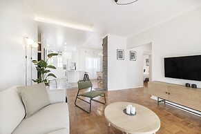 Coral Apartment by Olala Homes