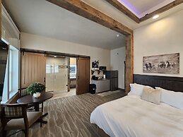 Eaglescape Suites and Event Center