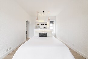 Equador Superior Suites by Olala Homes