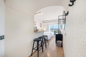 Equador Superior Suites by Olala Homes