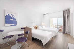 Equador Superior Suites by Olala Homes