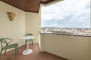 Equador Superior Suites by Olala Homes