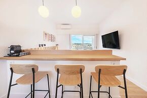 Equador Superior Suites by Olala Homes