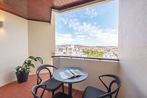 Equador Superior Suites by Olala Homes