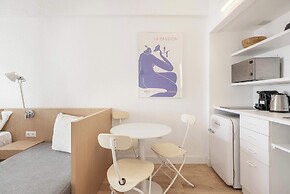 Equador Superior Suites by Olala Homes