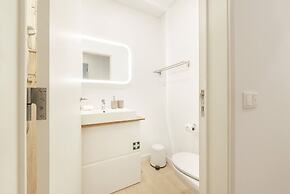 Green Apartment by Olala Homes