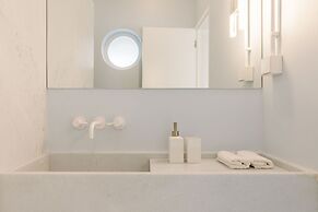 Luz Apartment by Olala Homes