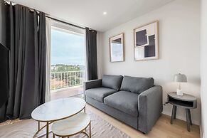 Ocean Apartment by Olala Homes
