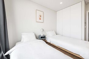Ocean Apartment by Olala Homes