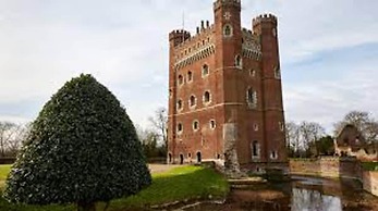 Luxury Pet Friendly Hot Tub Breaks at Tattershall