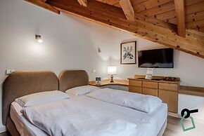 HOTIDAY Apartment Collection - Campiglio Grostè