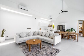 Casa Blanca Villa by Betterplace