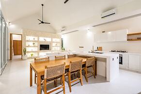 Casa Blanca Villa by Betterplace