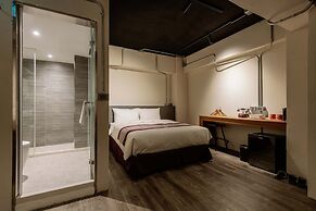 SATURN HOTEL