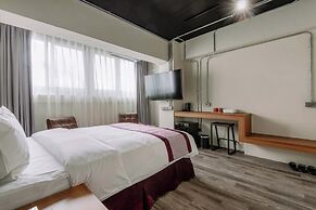 SATURN HOTEL