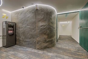 SATURN HOTEL