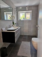 Charming Bella Hideout - Adults Only