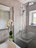 Charming Bella Hideout - Adults Only