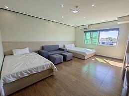 Emmaus condotel