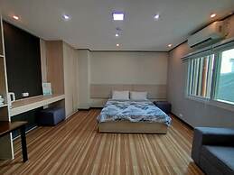 Emmaus condotel