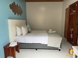 Lanas Beach Resort - Carabao Island