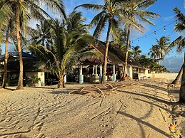 Lanas Beach Resort - Carabao Island