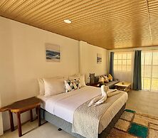 Lanas Beach Resort - Carabao Island