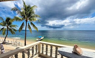 Lanas Beach Resort - Carabao Island