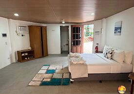 Lanas Beach Resort - Carabao Island