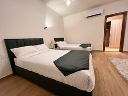White Palace Motel EG