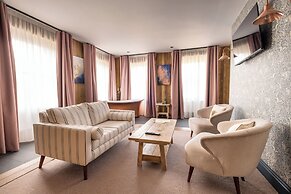 The Stroud Hotel