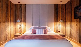 The Stroud Hotel