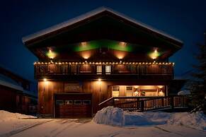The Stemwinder Lodge by Simply Kimberley