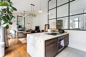 Notting Hill Charm: Central 2-bed Gem