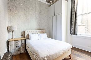 Notting Hill Charm: Central 2-bed Gem
