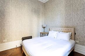 Notting Hill Charm: Central 2-bed Gem