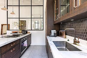 Notting Hill Charm: Central 2-bed Gem