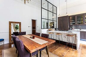 Notting Hill Charm: Central 2-bed Gem