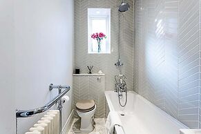 Notting Hill Charm: Central 2-bed Gem