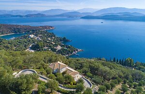 Omolos House in St Stefanos Bay