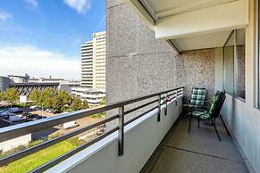 Cozy Neuss Apartment With Modern Amenities