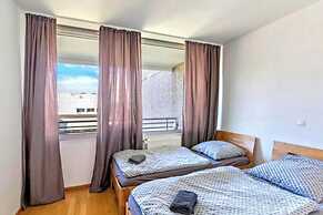 Cozy Neuss Apartment With Modern Amenities