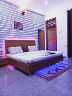 Taj Street Hostel
