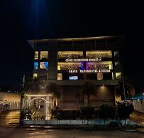 GRAND MANOR SUITES