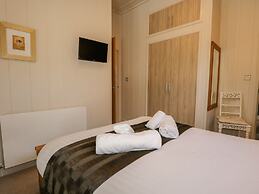 Leafy Nook Lodge