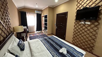 Tian-Shan Hotel