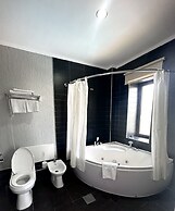 Tian-Shan Hotel