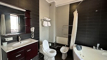 Tian-Shan Hotel